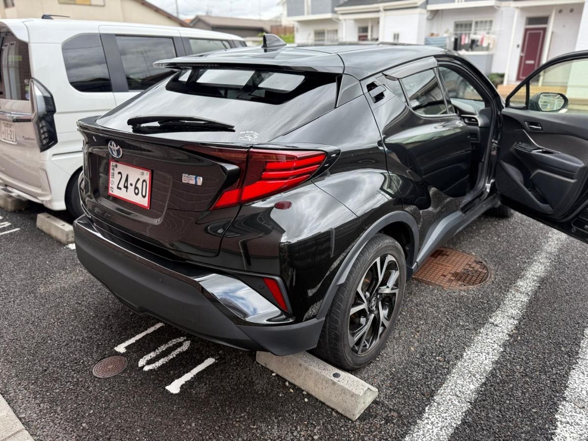 C-HR Hybrid